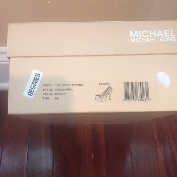 Michael Kors Naples Platform - Picture 4 of 4